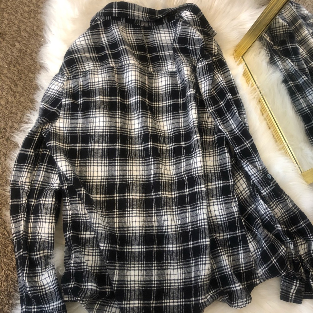 💗Flannel button up - Picture 2 of 3